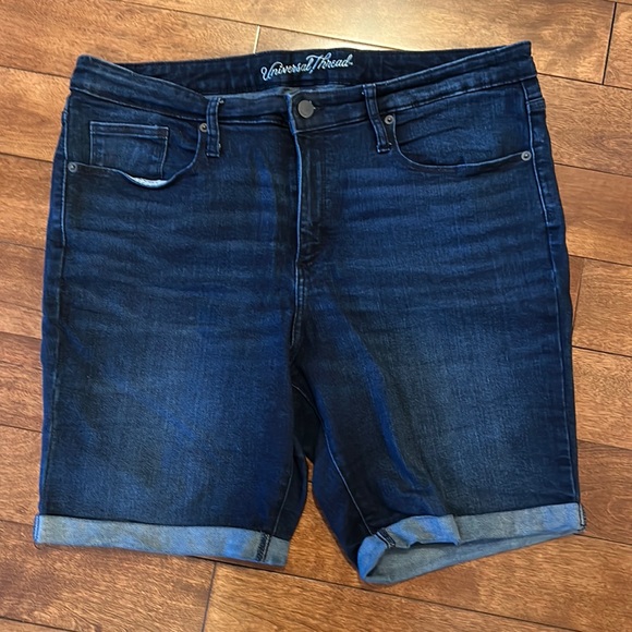 Universal Thread High Rise Denim Bermuda Shorts Size 16 - Picture 1 of 8